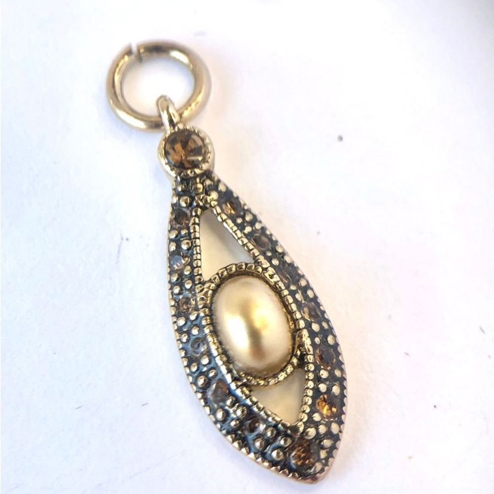 Vintage Monet circa 1937 gold tone pendant EUC